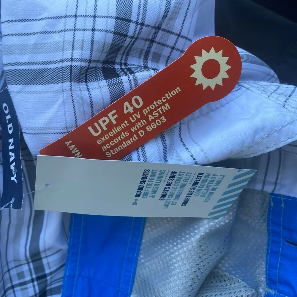 NWT Old Navy - Mens surf/board shorts (white & gray plaid) & mesh underwear, S
